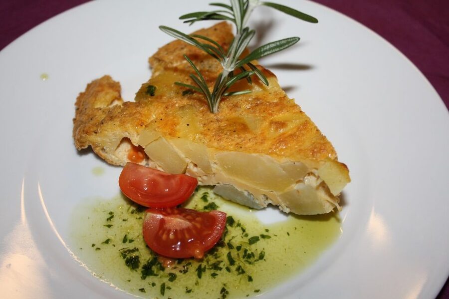 Malaga: Flamenco, Tapas, and Wine Tour - Who should book this Málaga evening?