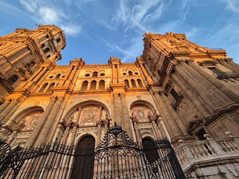 Málaga: Highlights Walking Tour with Drinks and Tapas - A first taste of Málaga, one bar at a time