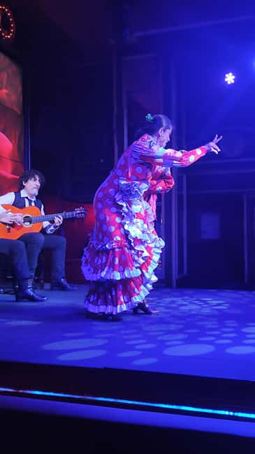 Malaga: PREMIUM TAPAS TOUR Paella, Tapas, Winery & Flamenco - Why this Malaga evening works so well