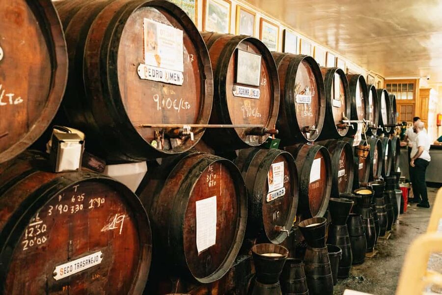 Malaga's tradition and tapas tour with Official Guide - A second stroll through the old center
