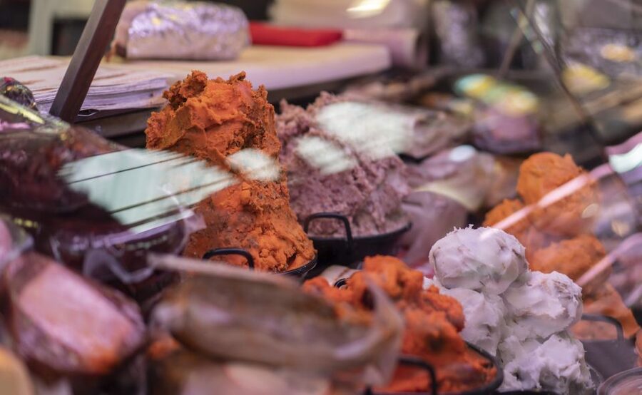 Malaga: Tapas Tasting Tour - What the guides add to the experience