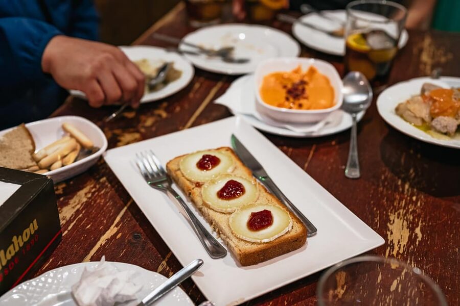Málaga: Traditional Andalusian Tapas and Wine Tour - Key things to know before you book