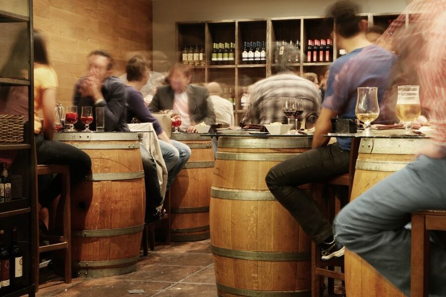 Málaga: Traditional Andalusian Tapas and Wine Tour - Who should book this tour?