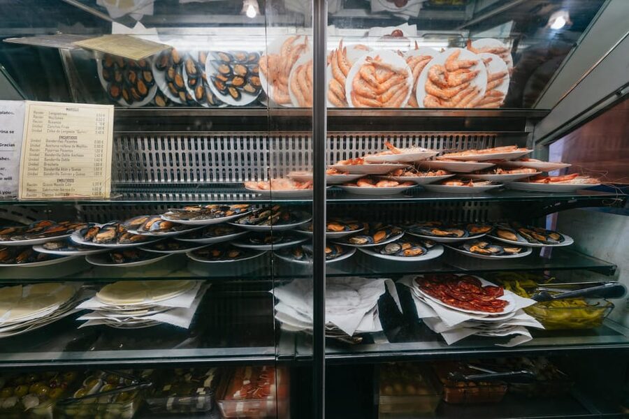 Málaga: Traditional Andalusian Tapas and Wine Tour - Small drawbacks to keep in mind