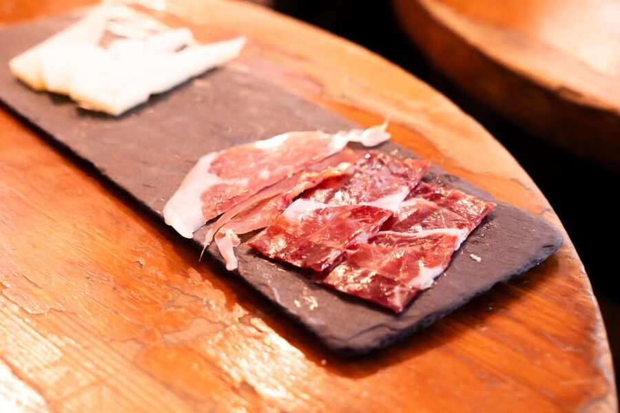 Malaga: Wine and Tapas Tour with Tastings and Drinks - Food restrictions and who should think twice