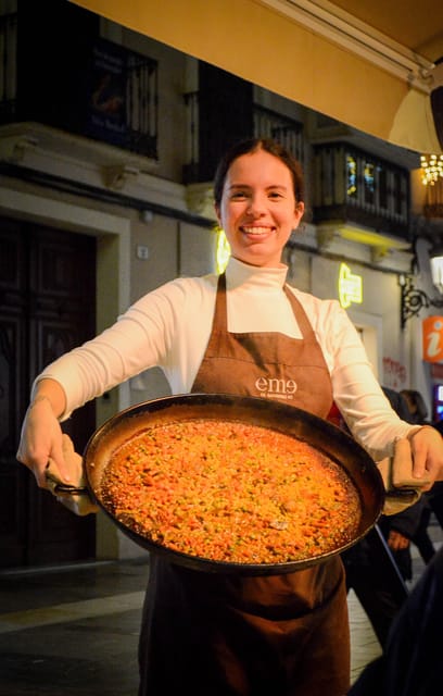 Málaga: Wine & Tapas Tour - Stops four and five: classic tapas and newer cooking