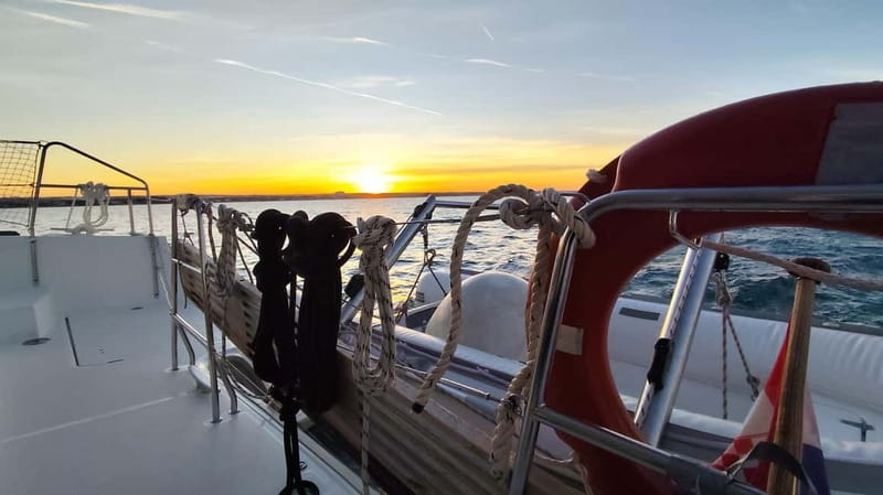 Mallorca: Catamaran Boat Tour with Tapas - From Santa Ponsa jetty to Salty Breeze