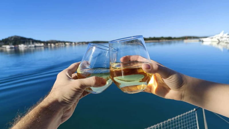 Mallorca: Catamaran Boat Tour with Tapas - What the hosts add to the day