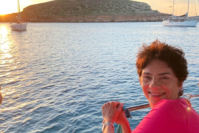 Mallorca Private Half-Day Sailing Experience with Tapas & Drinks - What the crew and sailing style add
