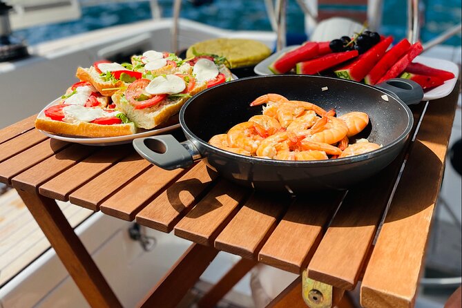 Mallorca sailing tour with tapas and wine - Swimming, snorkeling, and the SUP