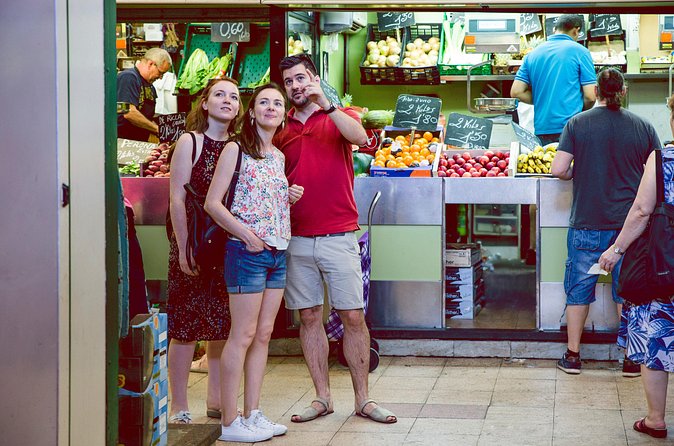 Midday market and tapas tour of Zaragoza - Specialty shops and the value of local advice