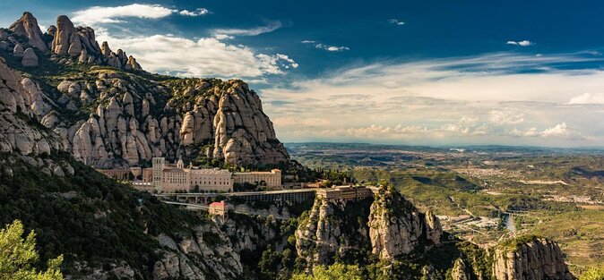 Montserrat with Black Madonna & Medieval Winery with Tapas/Lunch - What makes this Montserrat day trip worth considering