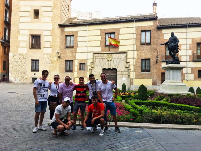 Mysteries & Tapas Tour in Madrid + Pub Crawl - What makes the pub crawl worth adding