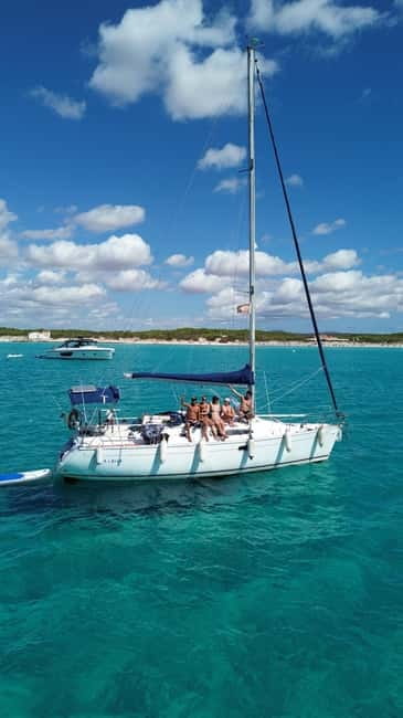 New Sailing / Boat Tour with Free Drinks and Tapas - Leaving Port Olímpic on a Sun Odyssey 34