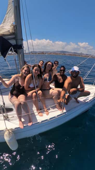New Sailing / Boat Tour with Free Drinks and Tapas - A relaxed setting for celebrations