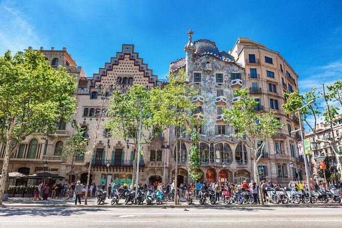 Night Tapas Walking Tour in Barcelona Modernist Area with Small Group and Dinner - Starting at Avinguda Diagonal at 7 p.m.