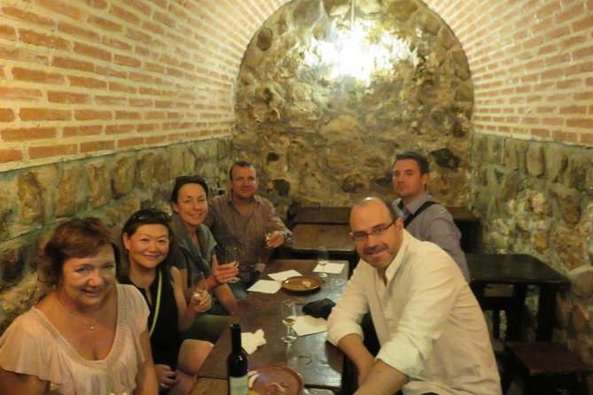 Old Madrid Tapas and Fine Wine Small Group Tour - Why the small group matters