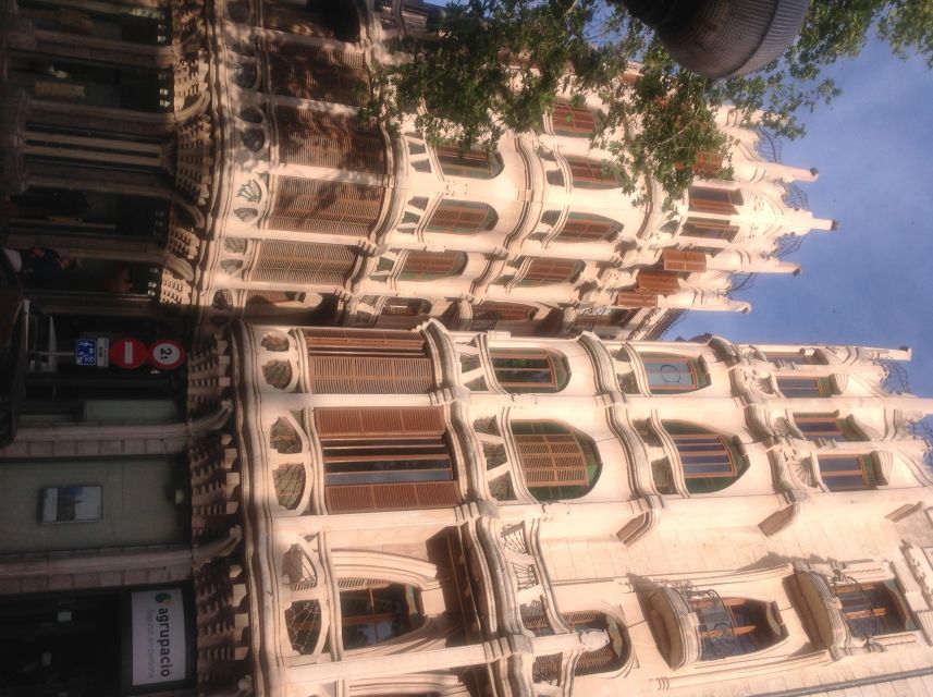 Palma: Culinary Tapas Tour of the Old Town - Es Baluard and the walk along Passeig del Born