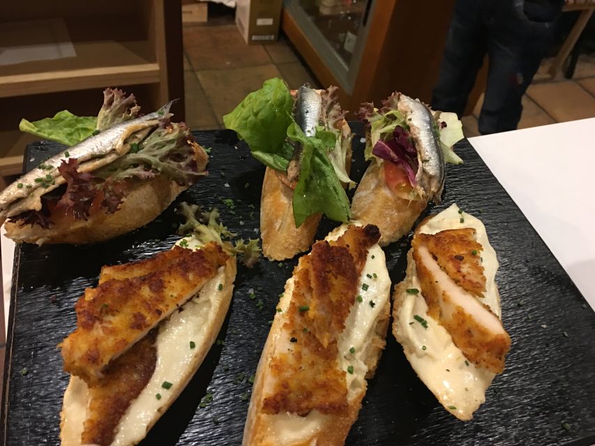 Palma: Culinary Tapas Tour of the Old Town - Warm tapas at the second bar