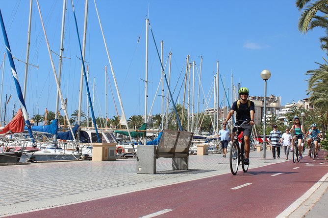 Palma de Mallorca 3-Hour Highlights and Tapas Tasting Bike Tour - Es Baluard and the first city views
