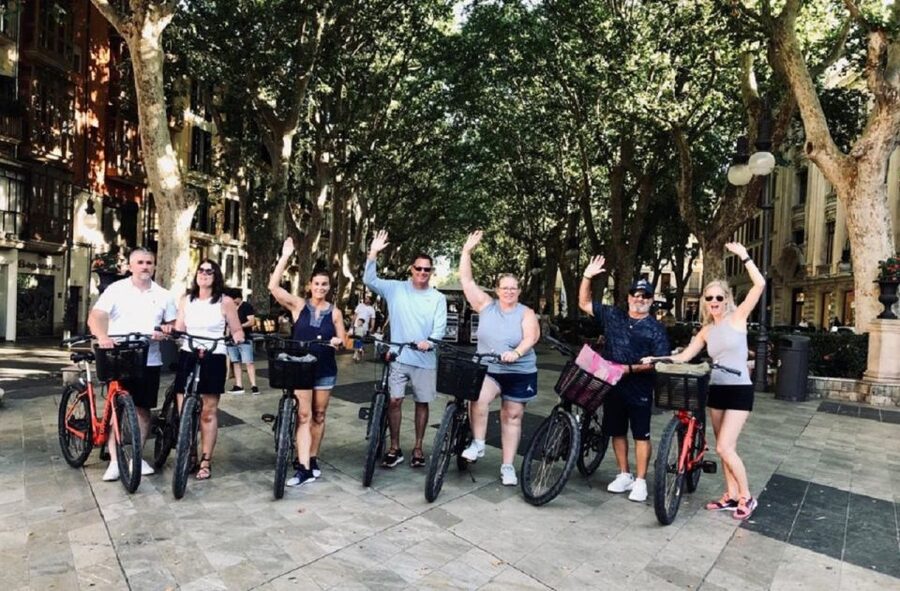 Palma de Mallorca: Guided Bicycle Tour with Tapas & a Drink - Who should choose this ride?