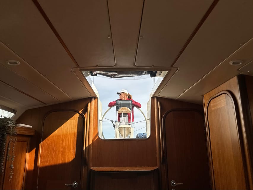 Palma de Mallorca: Sailing Boat Trip with Skipper & Tapas - Sailing across the Bay of Palma