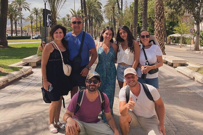 Palma Evening Tapas Walking Tour with Pinchos & Drinks - Modern tapas at Molta Barra