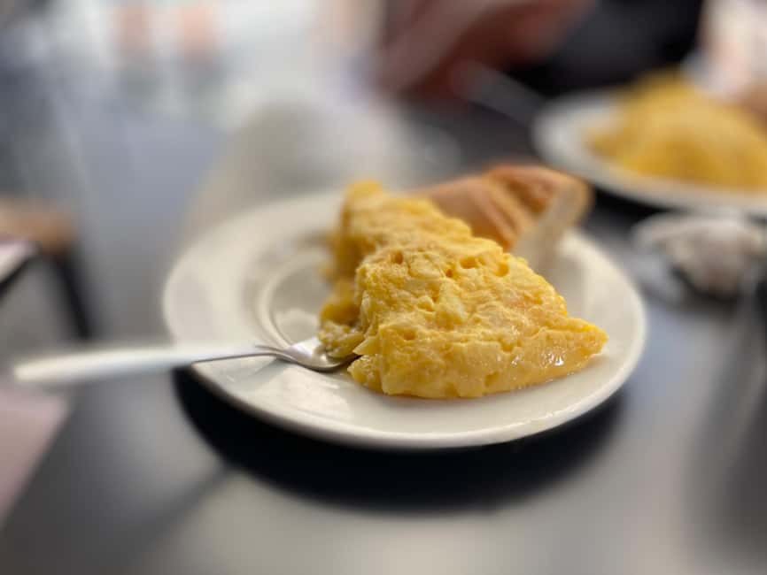 Pamplona: Pintxos Tasting Tour with Local Guide - Four Bars, Five Pintxos, and Three Chosen Drinks