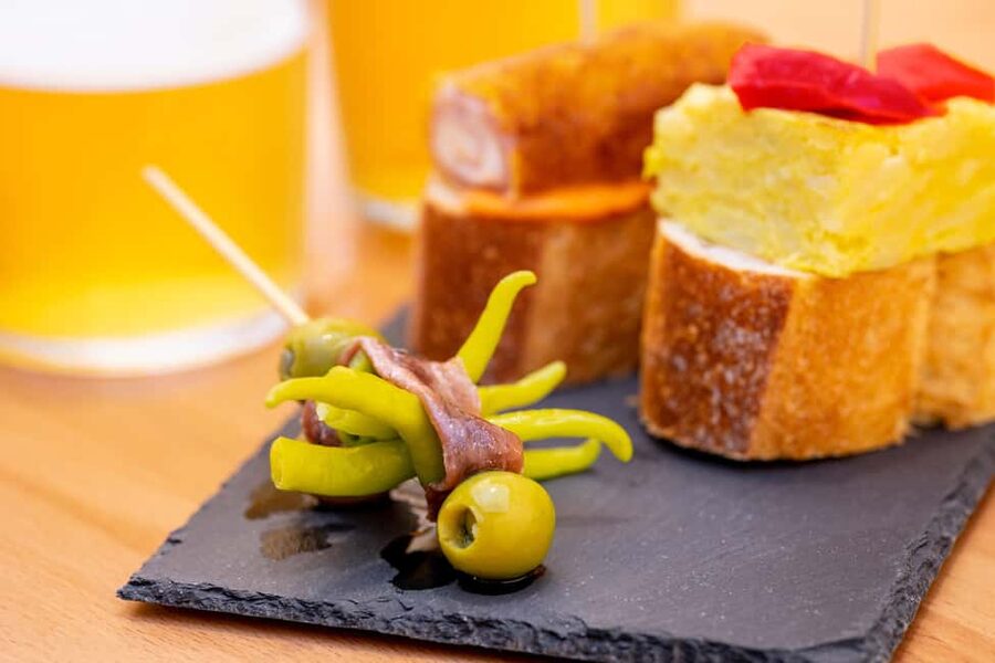 Pamplona: Pintxos Tasting Tour with Local Guide - Reading Pamplona Between Tastings