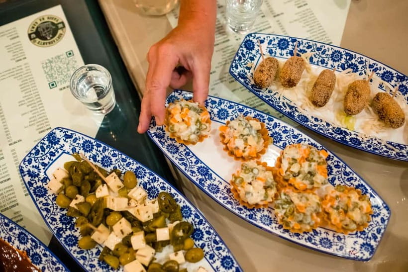 Panaji: Feni and Tapas Food Trail in Panjim - Starting at the Immaculate Conception Church