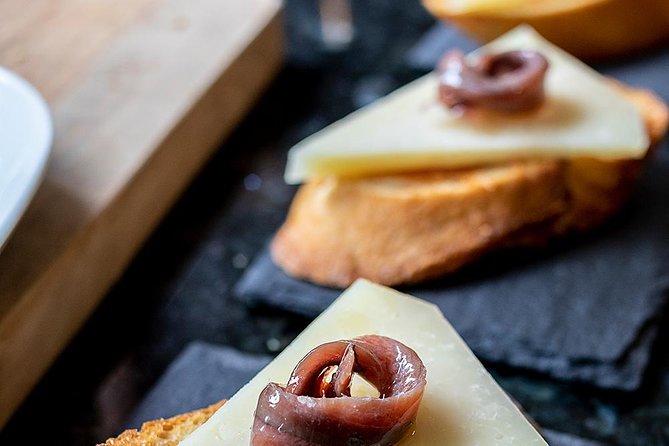 Pintxos and Tapas Cooking Class in Bilbao - Drinks, wine, and the dinner payoff