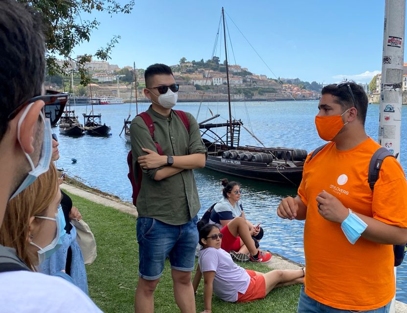 Porto: Wine Tasting with Tapas Walking Tour - Who should book this Porto wine tour?