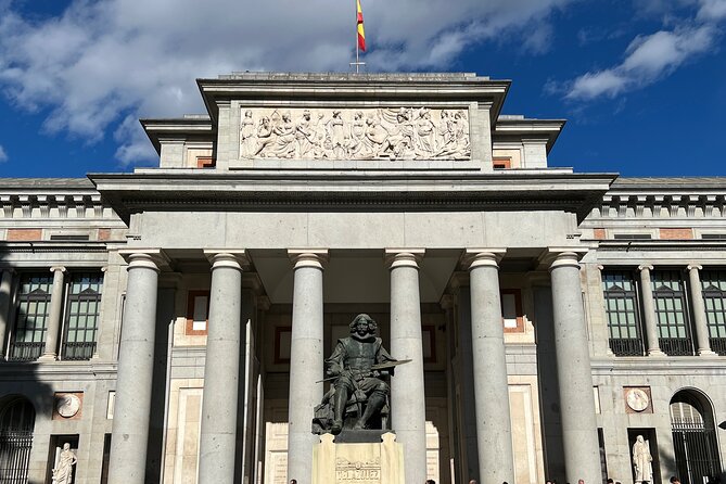 Prado Museum VIP Tour with Drinks & Tapas - What the private format changes