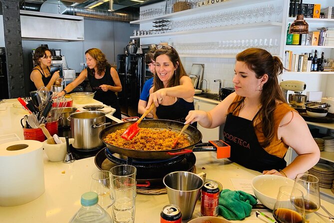 Premium Cooking Class in Designer Loft: Paella & Spanish Tapas - Why the small group matters