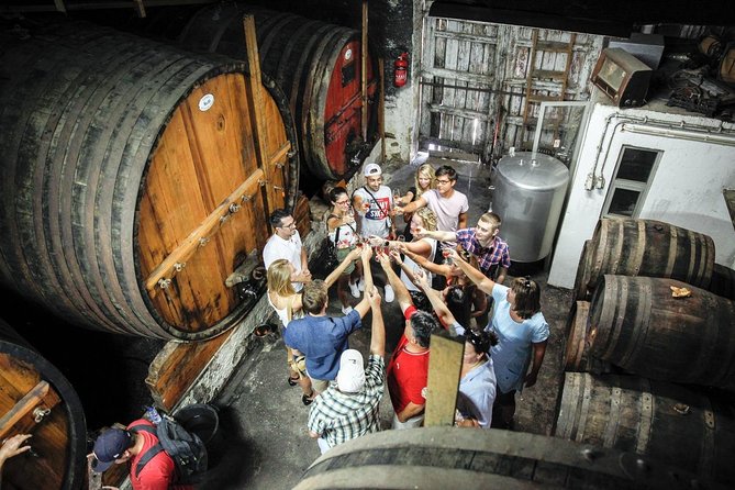 PREMIUM TASTING and TAPAS with GUIDED TOUR - Who will enjoy this tasting most