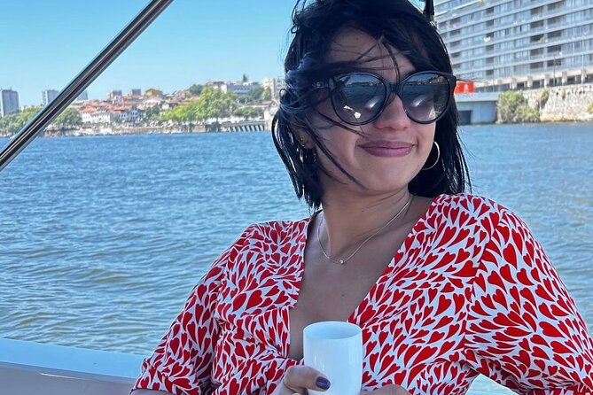 Private 6 Bridges Cruise with Tapas and Port Wine - What the two-hour timing really gives you