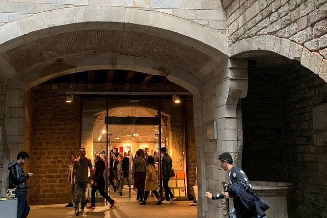 Private Barcelona Art and Tapas Walking Tour with Picasso Museum - Stop one: northern Spanish pintxos