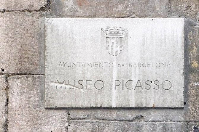 Private Barcelona Art and Tapas Walking Tour with Picasso Museum - Stop two: Mediterranean fish, meat, and vegetables