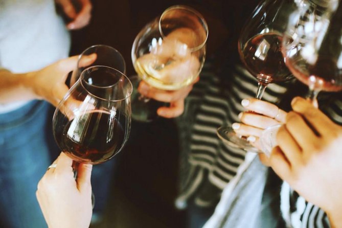 Private Barcelona Walking Tour & Wine Tasting + Tapas Dinner - Starting at 6:30 pm in the Gothic Quarter