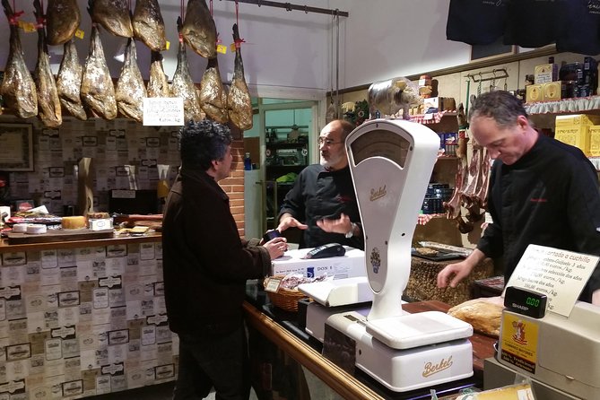 Private Food, Tapas & Wine Tour of Madrid with Customizable Menu All Included - The Literary Quarter and its slower pace