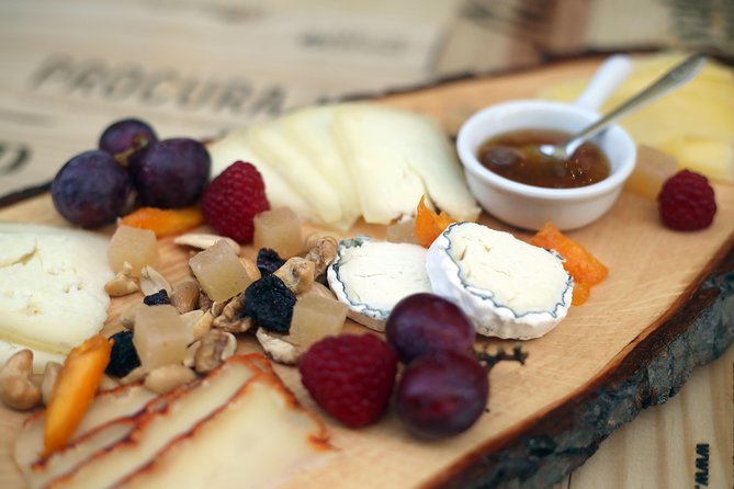 Private Lisbon Walking Tour with Premium Port Wine and Tapas Tasting - Why this Lisbon combination works