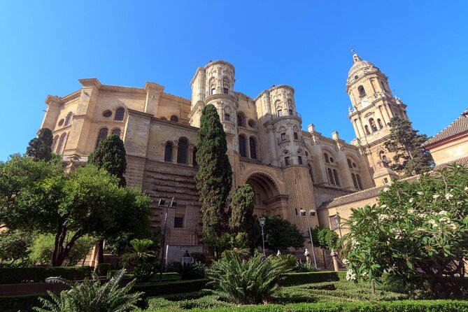 Private Malaga City Center Walking Tour with Tapas Food Tastings - Key Points About This Málaga Food and History Tour