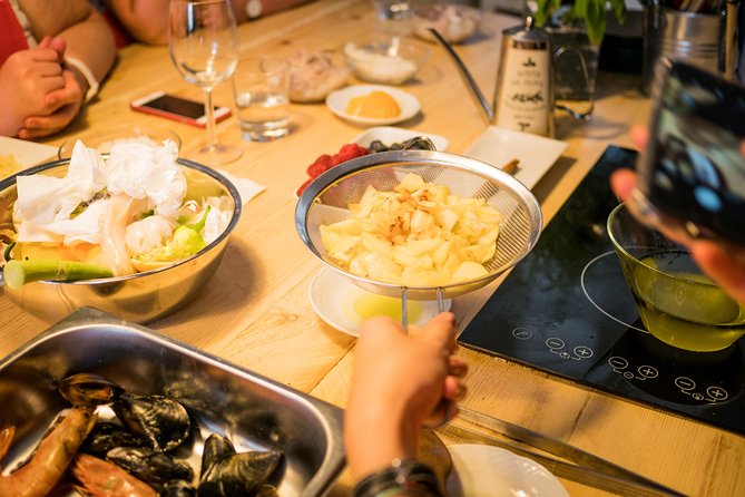 Private Paella class, Tapas, full menu and Sangria workshop - The lunchtime La Boqueria option
