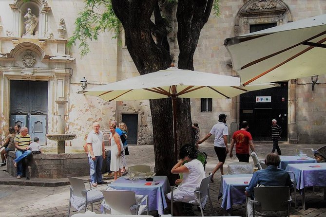 Private Tapas Walking Tour in Barcelona Old Town and Flamenco Show - Las Ramblas brings food culture into the walk
