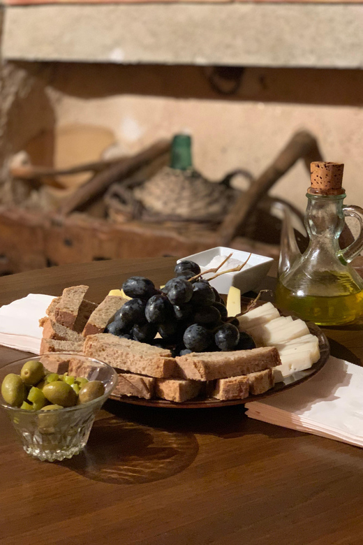 Private tour: Wine and tapas, experience real Mallorca - Five wines and homemade Mallorcan tapas