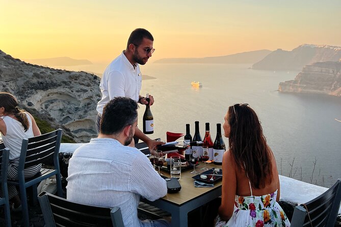 Private Wine Tour in 3 Wineries with 12 Wine Tastings and Tapas - Key points at a glance