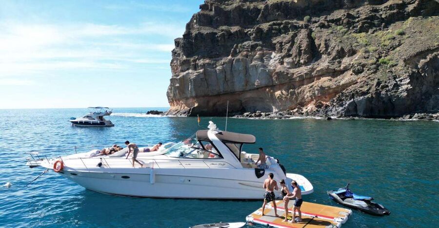 Puerto Rico, Gran Canaria: Boat Tour with Tapas and Drinks - Boarding in Puerto Rico and settling into the boat