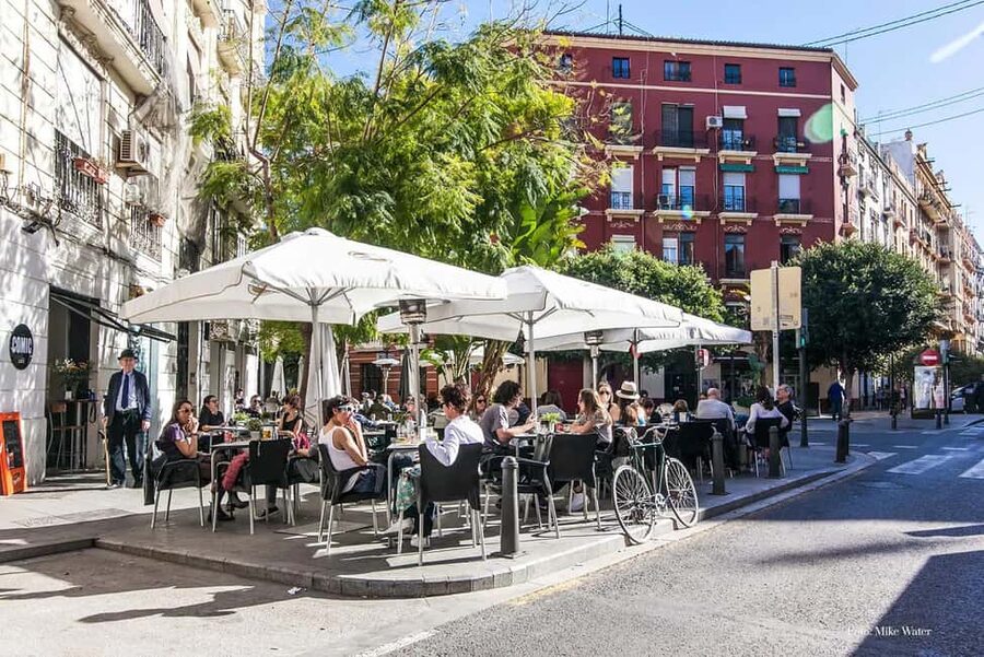 Ruzafa Food & Wine Tour: Tapas, Drinks & Local Secrets - Timing, walking, and accessibility