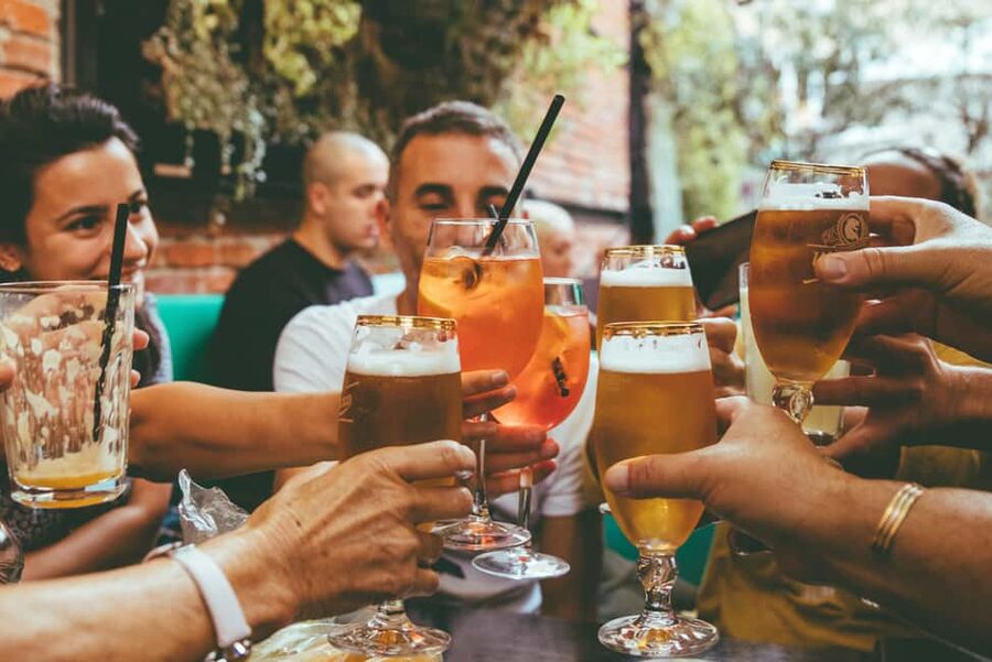 Ruzafa Food & Wine Tour: Tapas, Drinks & Local Secrets - Meeting at Musgo and getting started