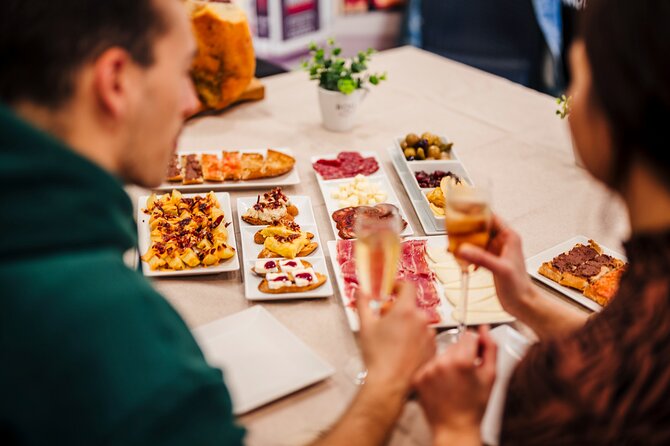 Sagrada Familia Jamon & Tapas Tasting Experience - Drinks that keep the meal flexible